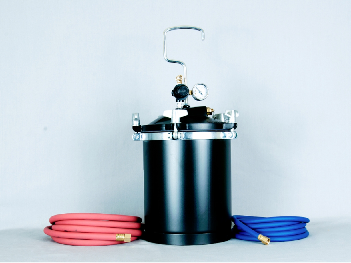 2.5 gallon pressurized paint tank