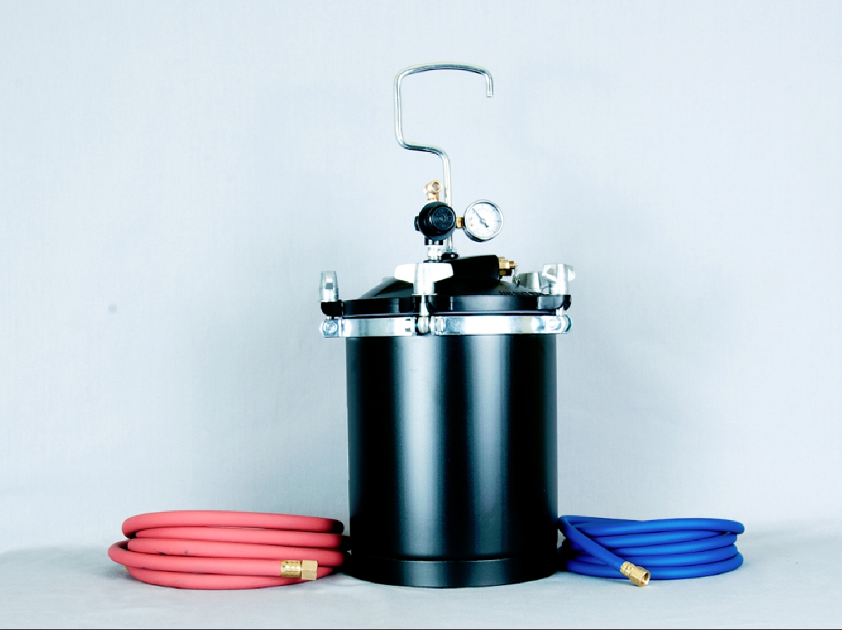 2.5 gallon pressurized paint tank